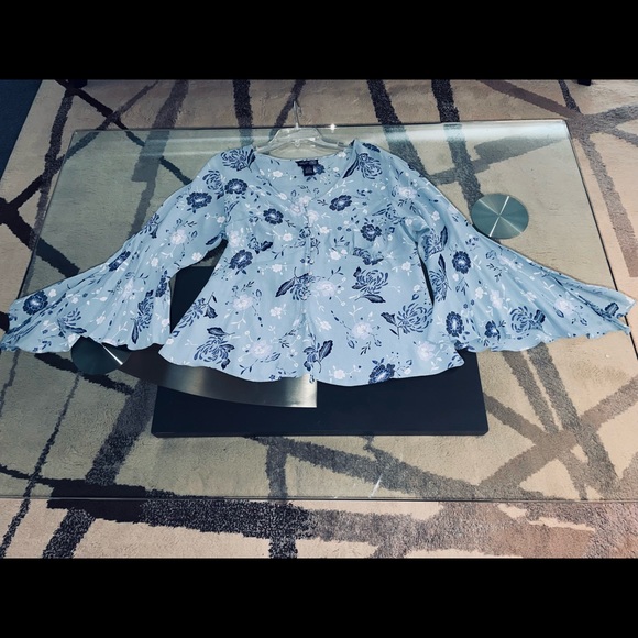 Venezia bell sleeve top - Picture 1 of 5